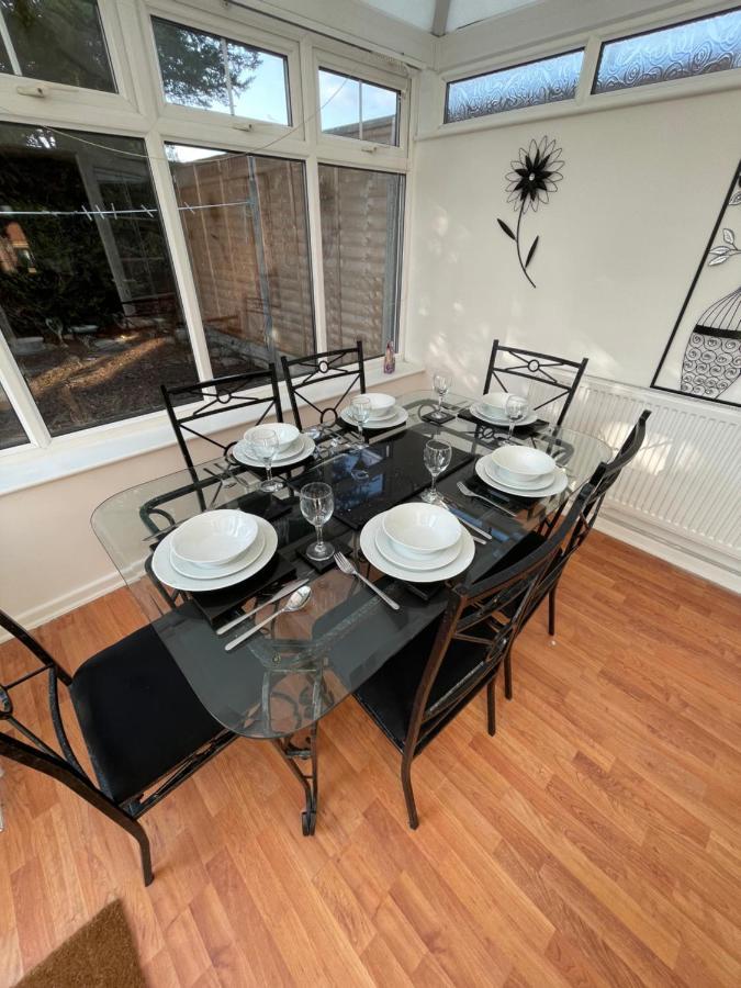 Alder House - A Modern Vibrant 4 Bedroom House Marston Green Exterior foto